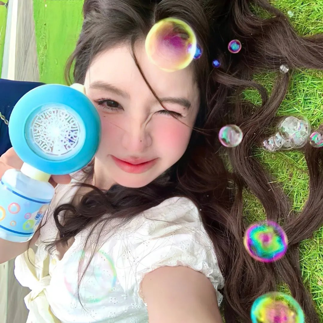 芒果和红色轮椅